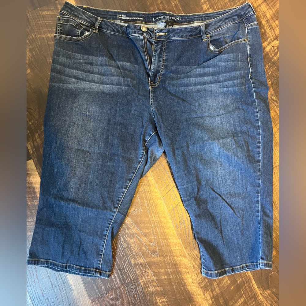 Size 28 Denim Capri Lane Bryant